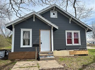 902 Chestnut St, Commerce, TX 75428