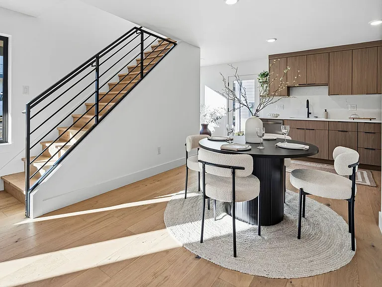 225 E Ave — Photo 14
