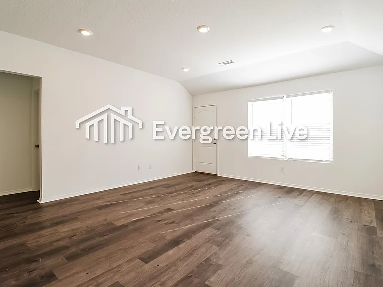 185 Sarah Alyse Ln — Photo 3