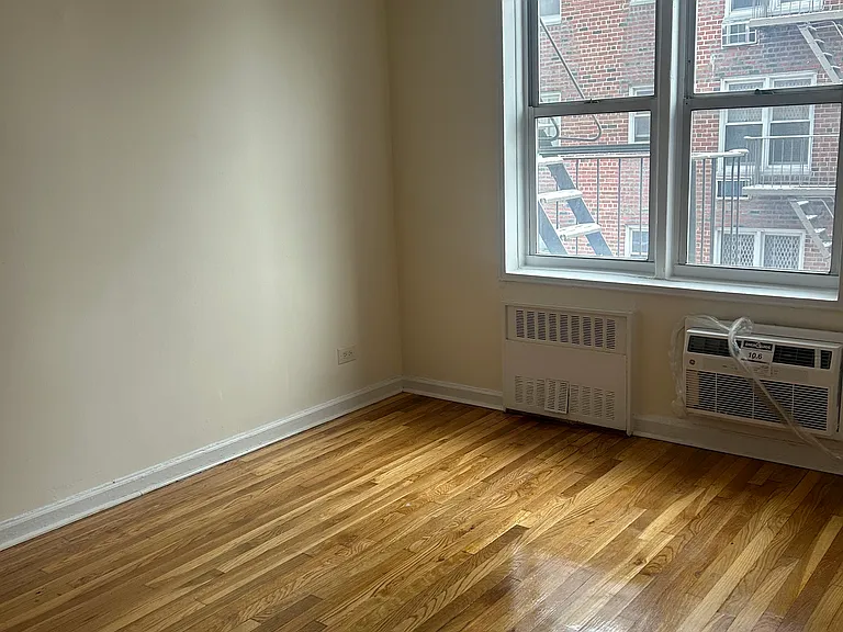 3310 Nostrand Ave #411 — Photo 6