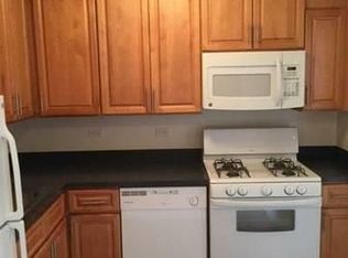 24520 Grand Central Pkwy APT 2B, Bellerose, NY 11426