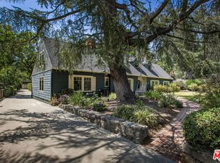 2555 N Altadena Dr, Altadena, CA 91001