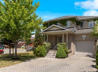 960 Fielder Dr, Mississauga, ON L5V2S2