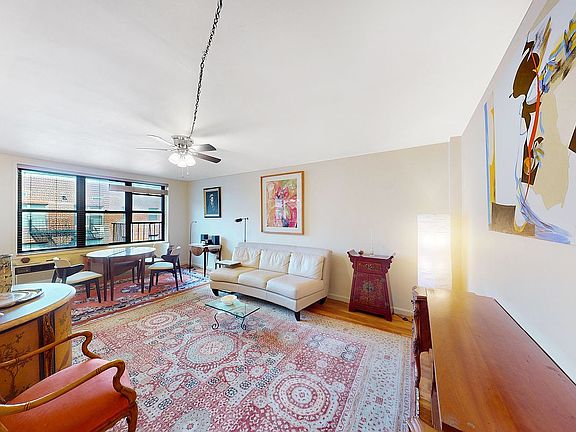 5th image of 1200 E 53rd St APT 7C