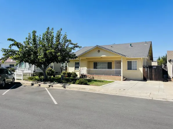 3425 Topeka St, Riverbank, CA 95367