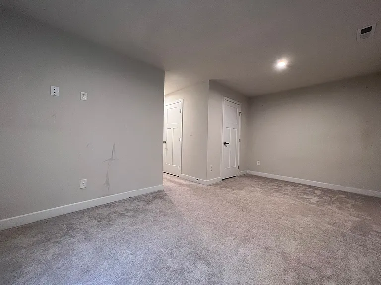217 Stonehurst Dr — Photo 6