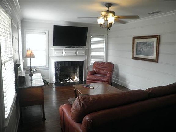 3rd image of 4528 Birchman Ave
