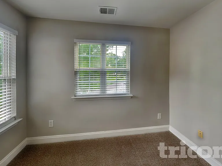 204 Cole Ct — Photo 10