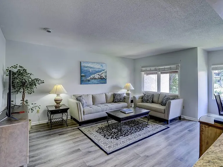 3 Shelter Cove Ln #7453 — Photo 3