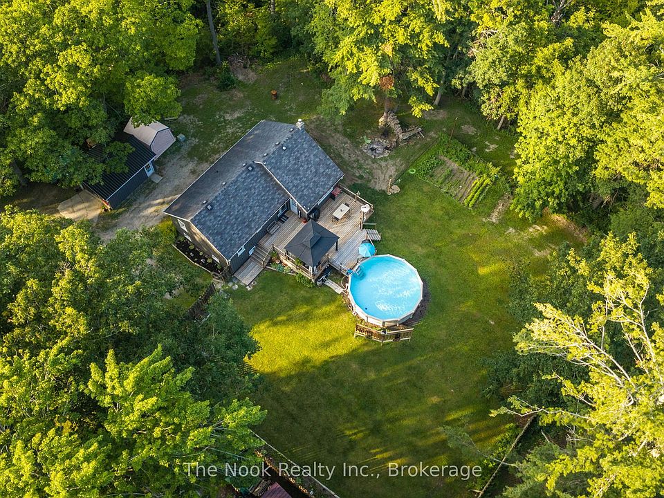 1st image of 5203 Valleyview Cres