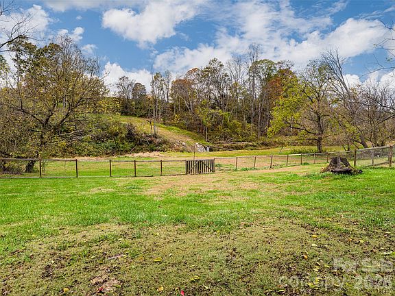 5th image of 65 Banks Town Rd