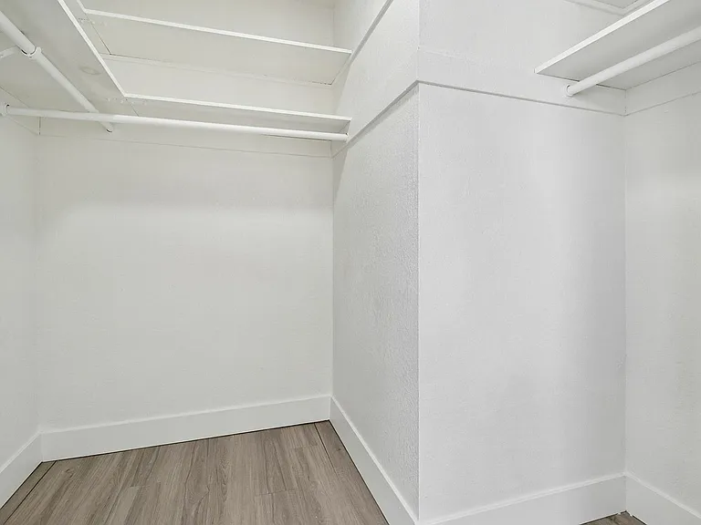 Bedroom Closet-Penthouse