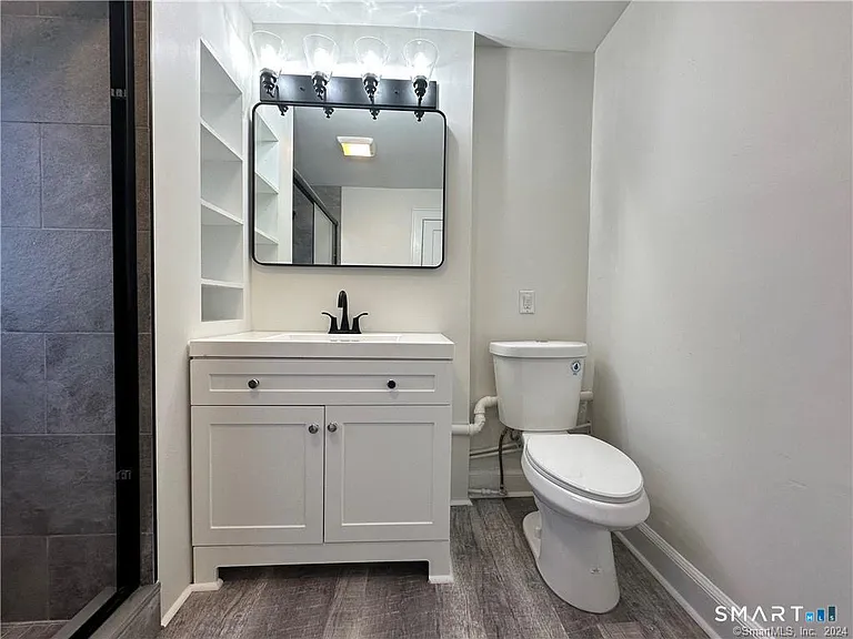 18 Cold Spring Rd — Photo 7