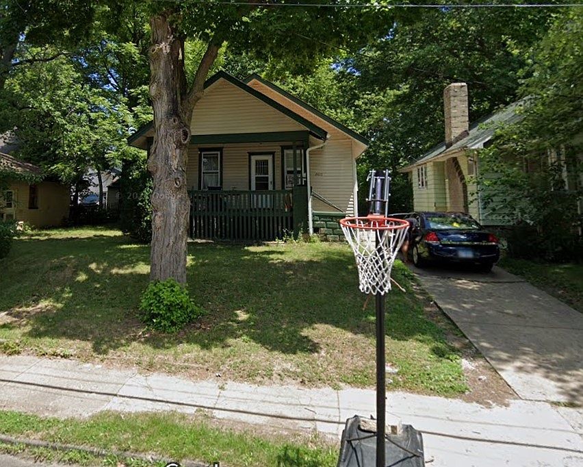 1st image of 2420 N Peoria Ave