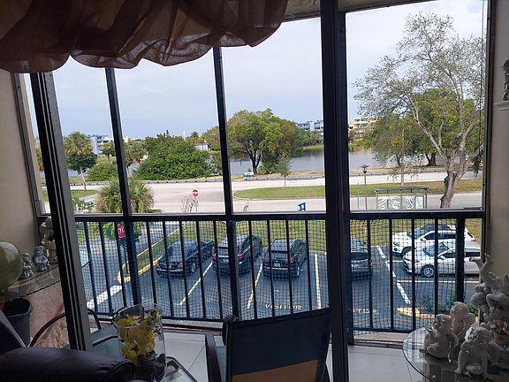 3rd image of 9150 Fontainebleau Blvd APT 303