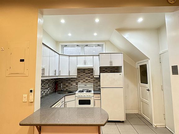 5th image of 3173 41st St #1R