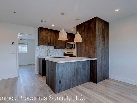 4th image of 1937 Sunset Cir APT 18