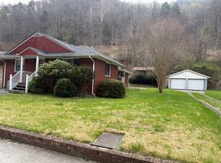 1154 Fairview St, Grundy, VA