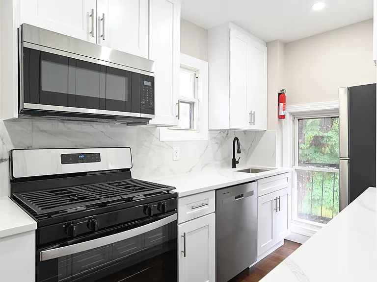 285 Orchard Ter #C3 — Photo 5