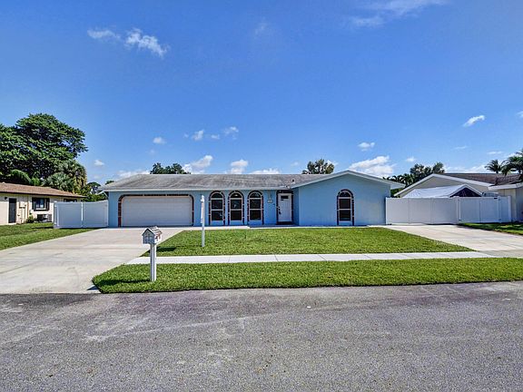 4th image of 1781 SW 12th St