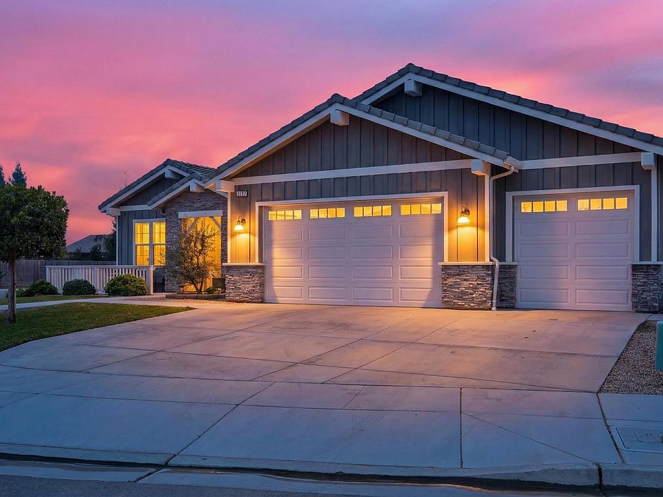 1st image of 2749 19th Ave