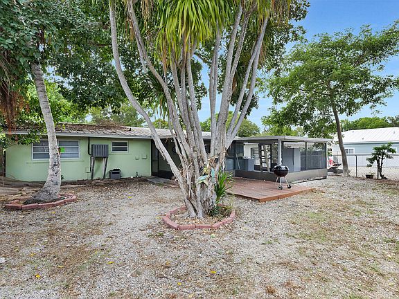3rd image of 664 Colson Dr