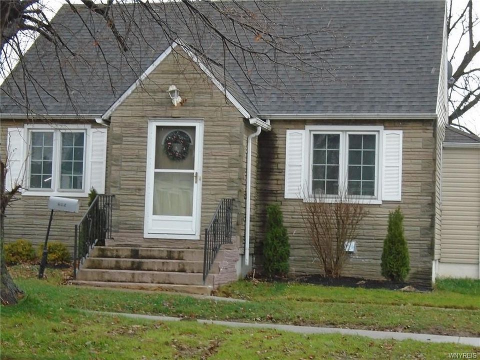 1st image of 205 Chapel Ave