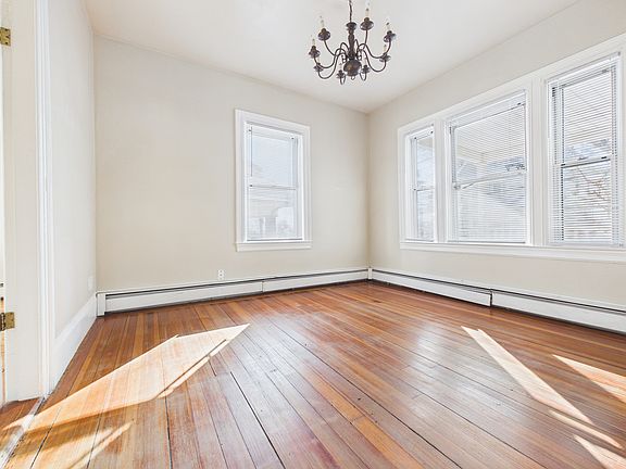 3rd image of 1303 Smith St APT 2