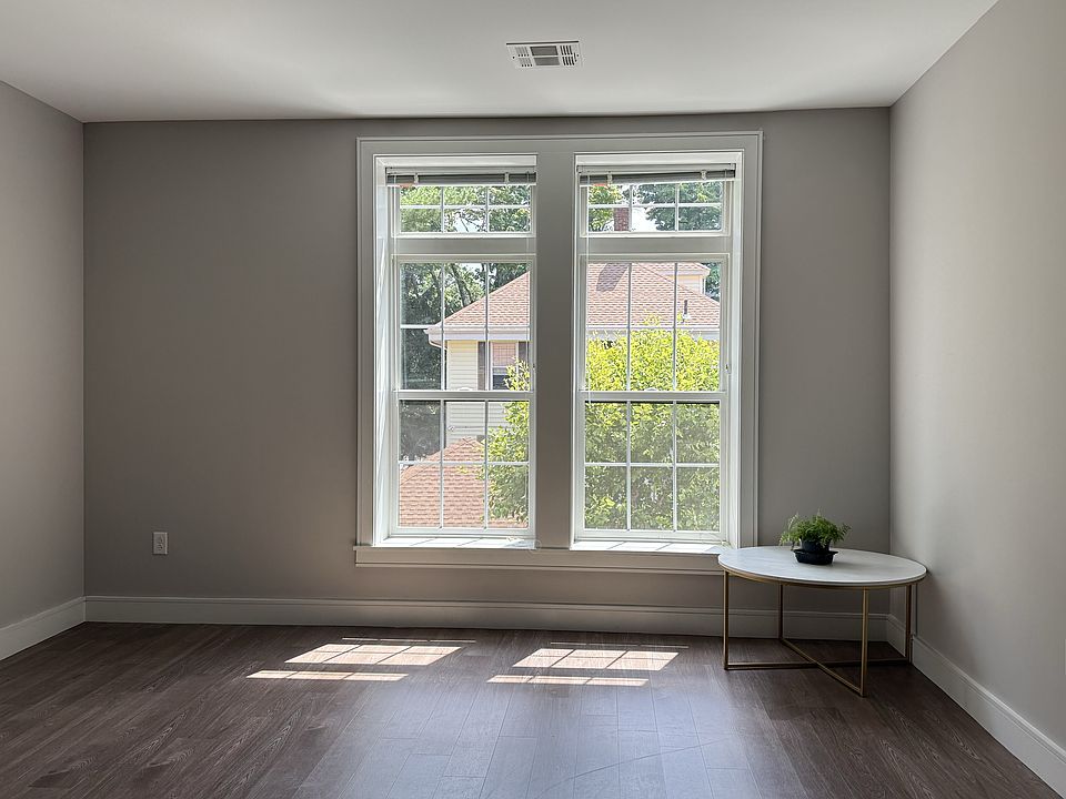 1st image of 121 Trapelo Rd #1