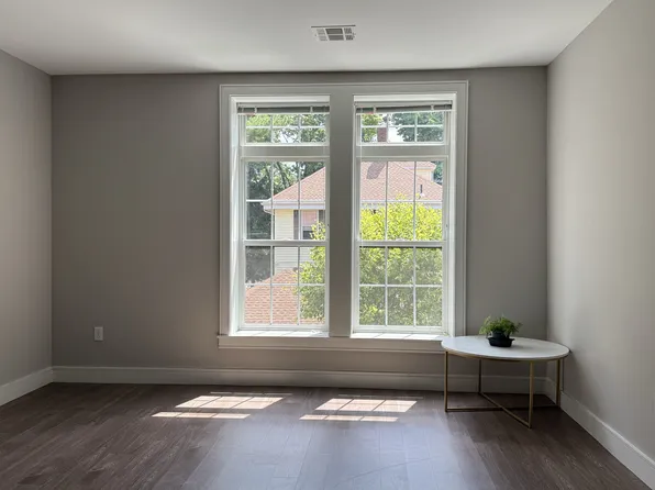 121 Trapelo Rd #1, Belmont, MA 02478