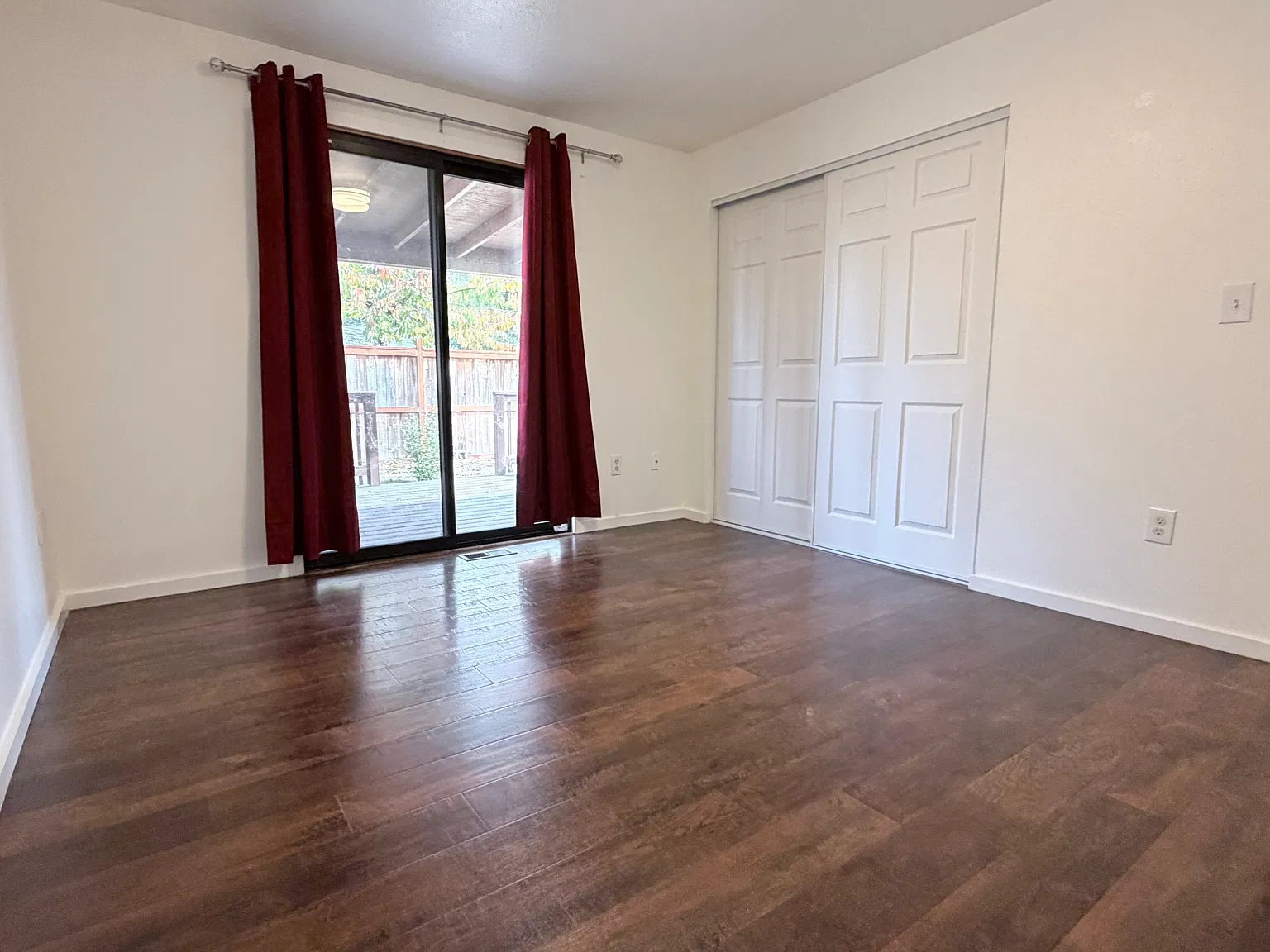 2 bed, 1200 sqft, $1,900 — Photo 4