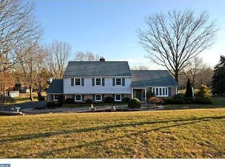 12 Lake Dr, Spring City, PA 19475