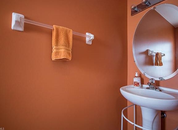 4th image of 3632 Pine Oak Cir APT 103