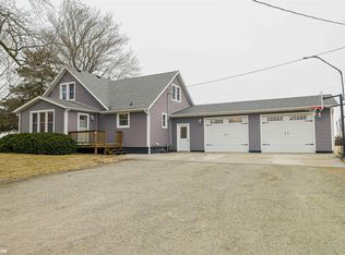 1974 Oasis Ave, Mount Union, IA