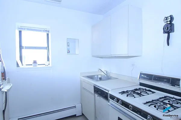 Rented by FirstService Realty (legacy) | media 4