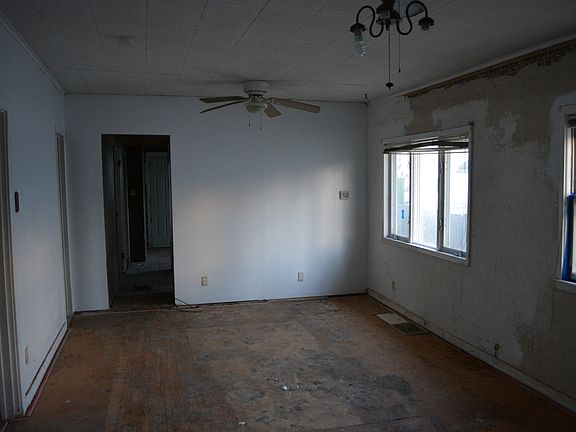 3rd image of 1720 S Clinton St