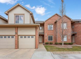 42696 Gateway Dr, Plymouth, MI 48170