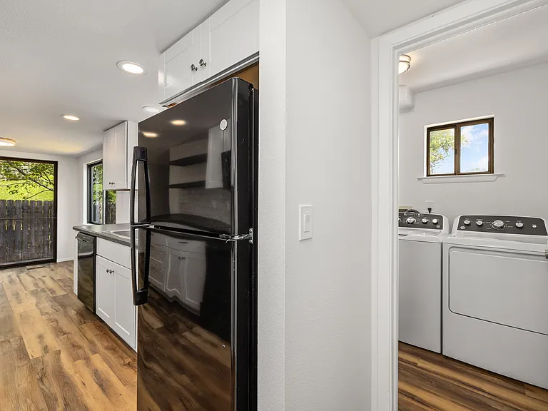 2230 E Roanoke Dr — Photo 15