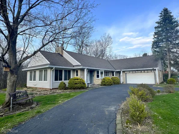 9750 Parkland Dr, Parma, OH 44130