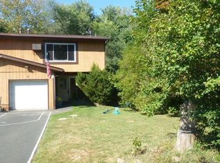 89 N Pascack Rd, Nanuet, NY 10954