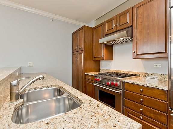 5th image of 310 S Michigan Ave Unit 1404