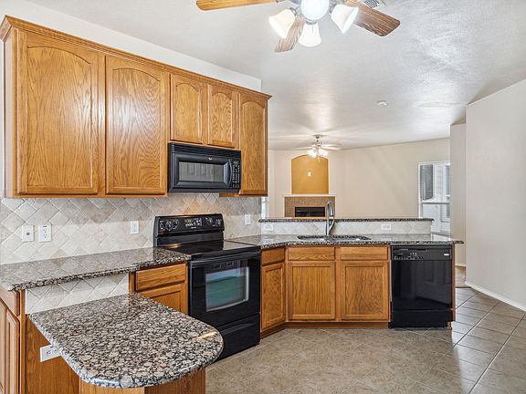 3rd image of 232 Creekview Dr
