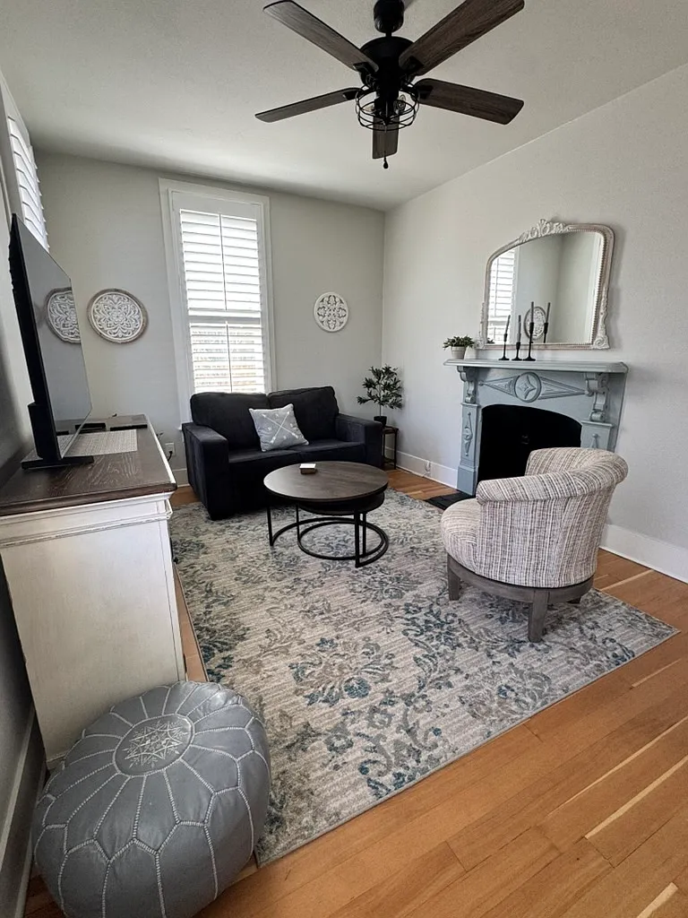 1 bed, 700 sqft, $1,850 — Photo 3