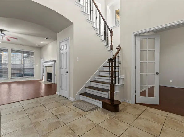 8302 Munich Dr, Rowlett, TX 75089