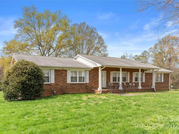 2722 Johnson St, Grover, NC 28073