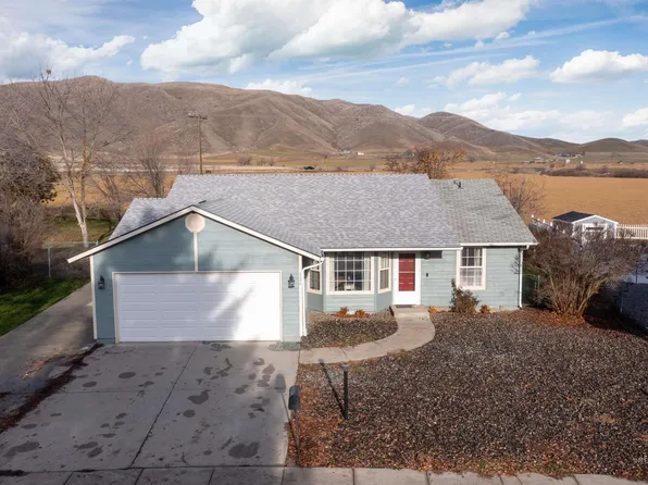 126 N Riverside Dr, Horseshoe Bend, ID 83629