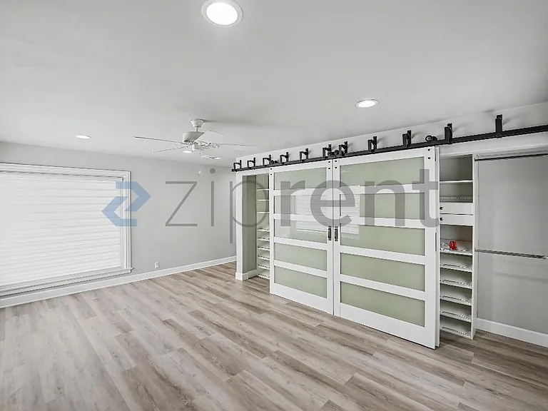 4390 Cerritos Ave — Photo 23