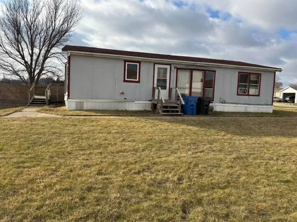 8 Parkview Ter, Le Mars, IA 51031