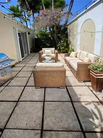 9834 SW 222nd Ter — Photo 2
