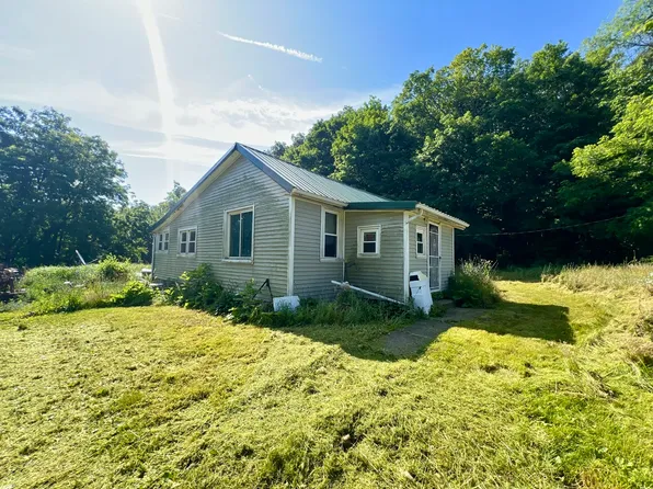 13174 Harrold Point Rd, Wapella, IL 61777